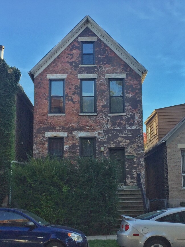 Building Photo - 2335 W Charleston St