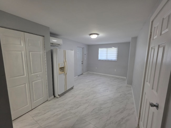 Building Photo - 7388 S Waterway Dr