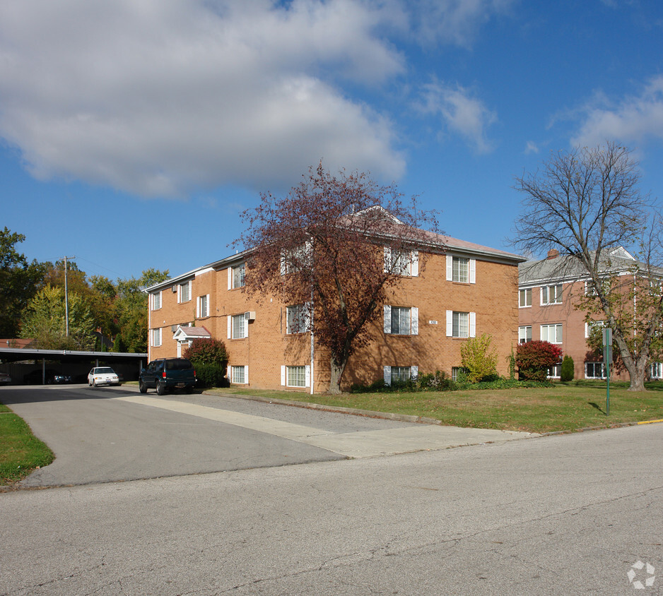 Primary Photo - 4200 Hillman Way