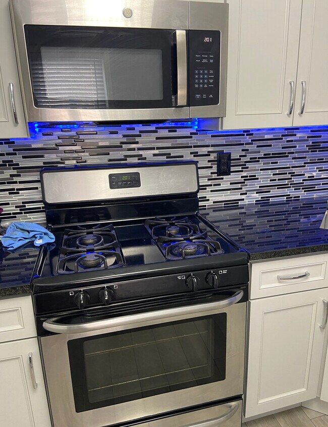 54 Murray Ave Unit 2 BR in private house, Yonkers, NY 10704