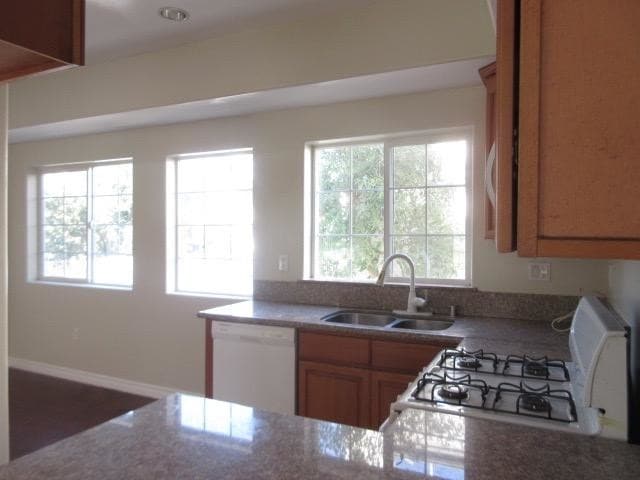 Building Photo - 3 bedroom in Panorama City CA 91402