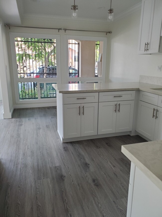 Building Photo - 5306 Romaine Street