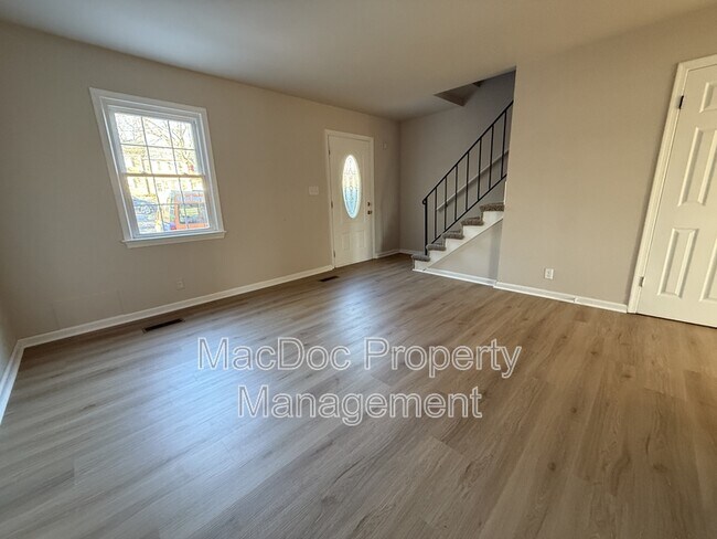 Foto del edificio - 534 Olde Greenwich Cir