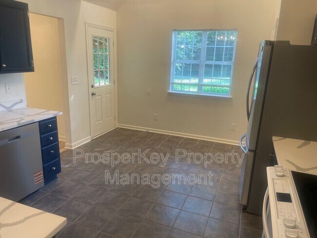 Building Photo - 207 Timber Ridge Dr