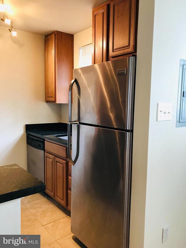 Foto principal - 6980 Hawthorne St