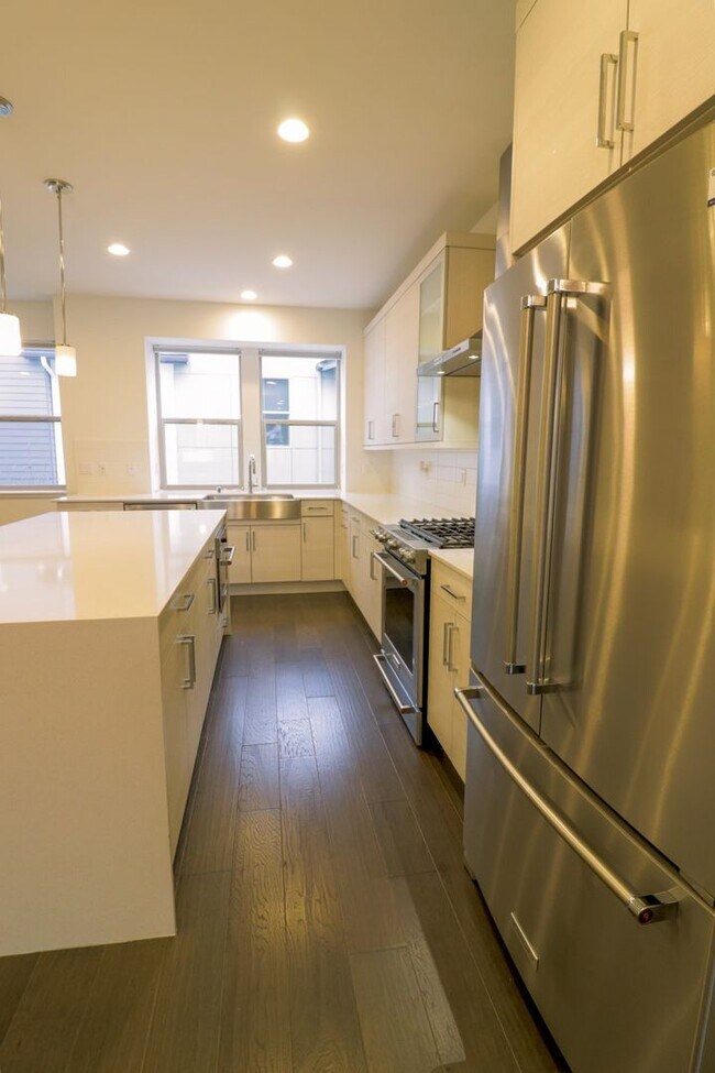 Foto del edificio - 4bd/3ba Newcastle House