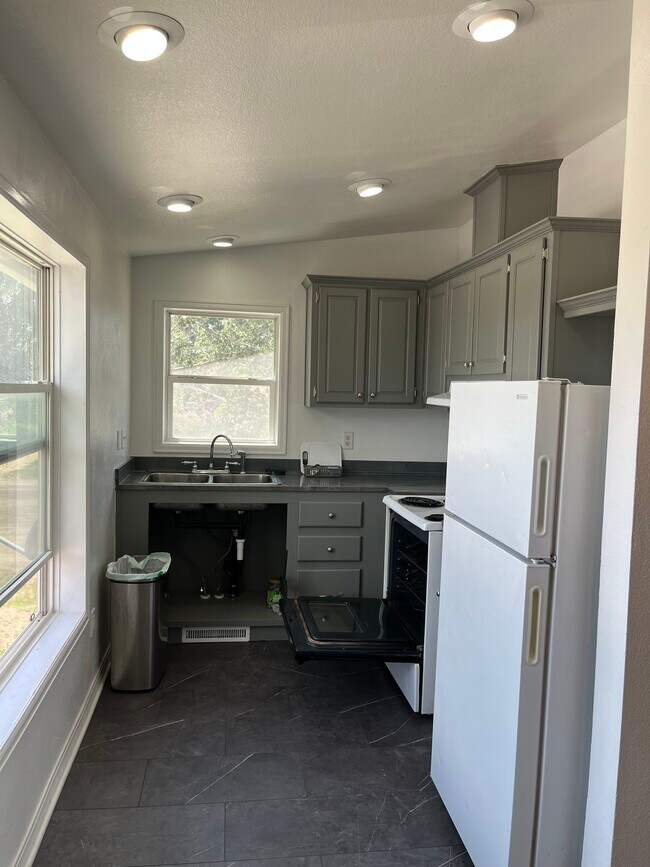 Foto del edificio - 373 N Buchanan St