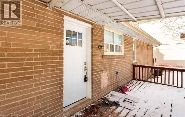 Building Photo - 313 Ashbury Rd