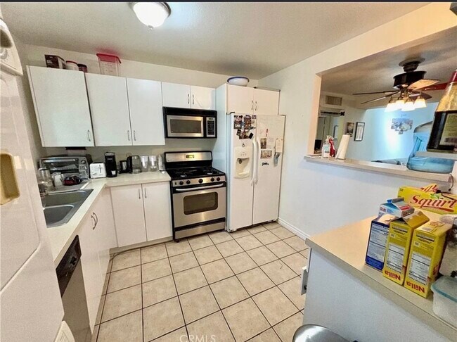 Foto del edificio - 18350 Hatteras St