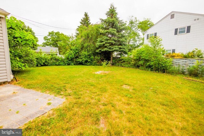 Foto del edificio - 300 MacClelland Ave