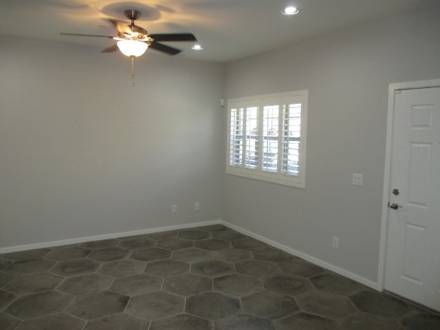 Building Photo - 3935 E. Rough Rider Road #1292