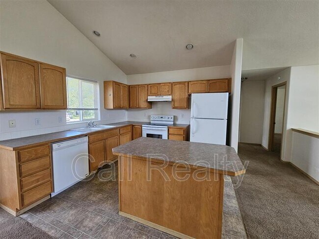 Building Photo - 113 N Mayhew