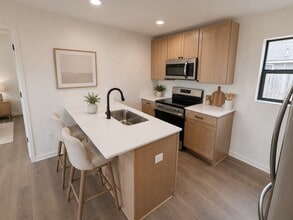 Building Photo - 22013 Springbrook Ave