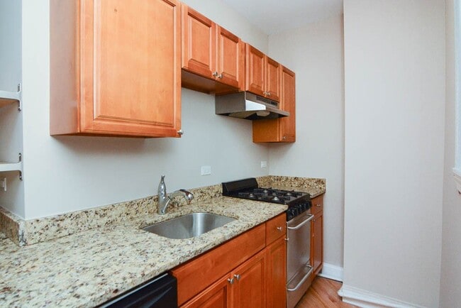 Building Photo - 890 Green Bay Rd