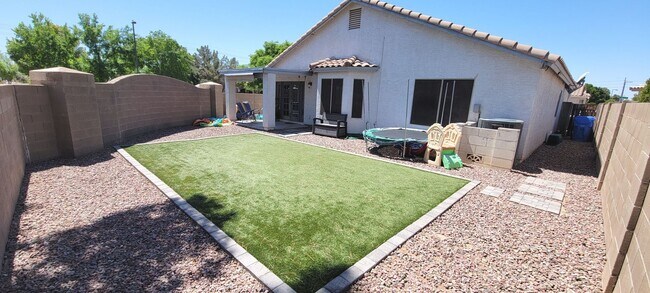 Foto del edificio - 3 Bedroom Gilbert Home