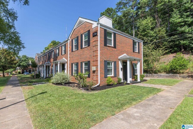 Foto del edificio - 1700 Valley Ave