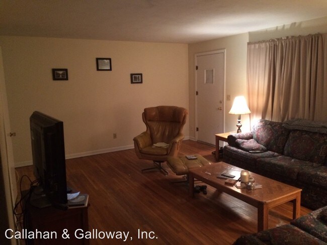 Building Photo - 3 br, 1 bath House - 1621 Highridge Circle