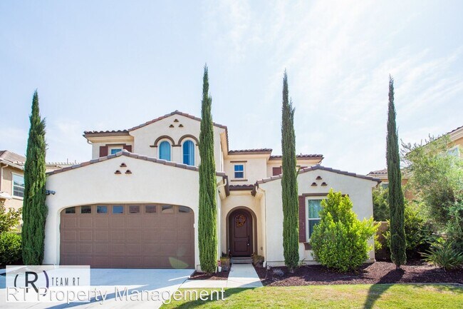 Building Photo - 5 br, 4.5 bath House - 16999 Nazare Dr