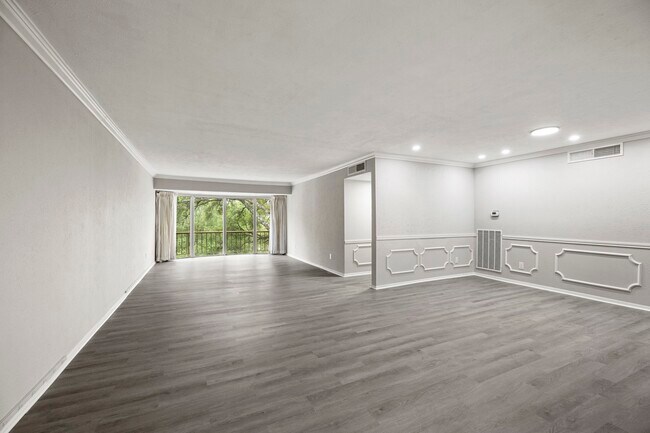 Foto del edificio - 5050 Ambassador Way