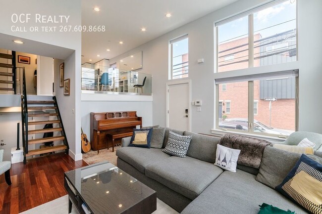 Building Photo - Luxury Point Breeze Townhome