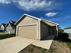 Building Photo - 1019 Magrum Wy