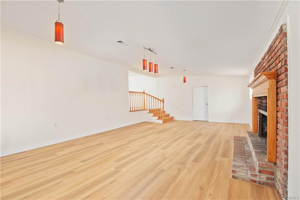 Foto principal - 18063 Burbank Blvd