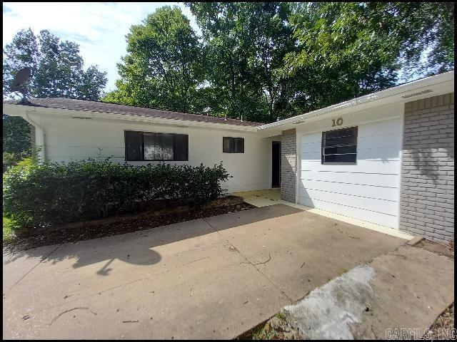 Building Photo - 10 Glendale Dr