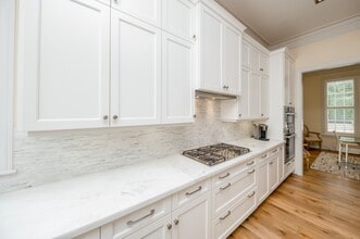 Building Photo - 5410 Alder Cir