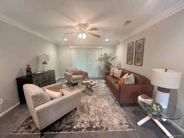 Foto del edificio - 1 Country Club Dr