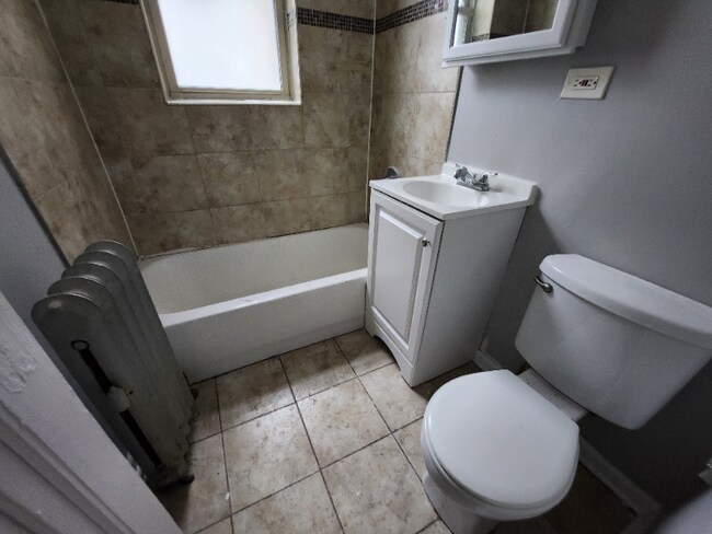 Foto del edificio - 5911 W Huron St