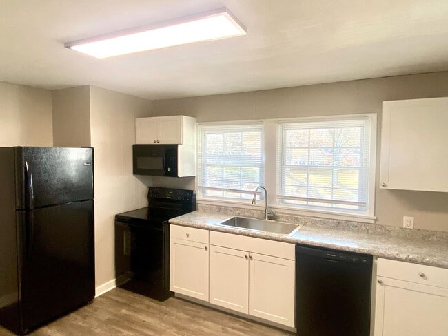 Building Photo - Embrace Your Fresh Start at The Ridge at K...