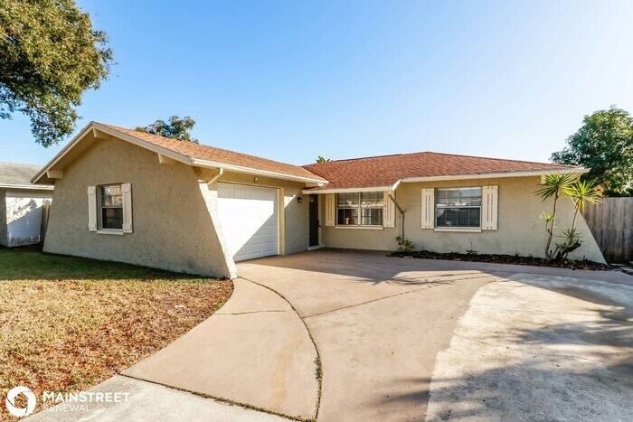 Primary Photo - 1411 Cromwell Dr, Tarpon Springs, FL 34689