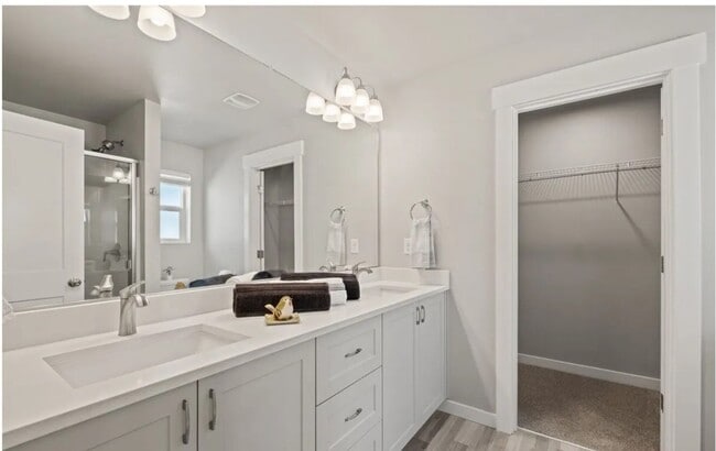 Foto del edificio - Newer Construction Home in Gated Community
