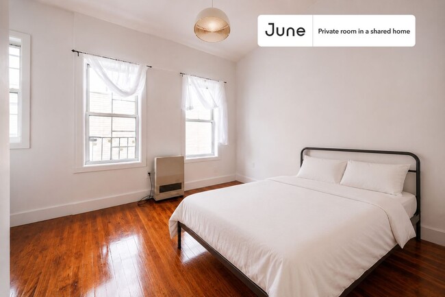 Room in Shared 3 bed/1 bath home in Bushwick - Room in Shared 3 bed/1 bath home in Bushwick