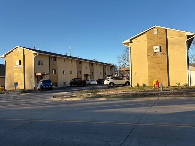 Building Photo - 109 E Quincy St