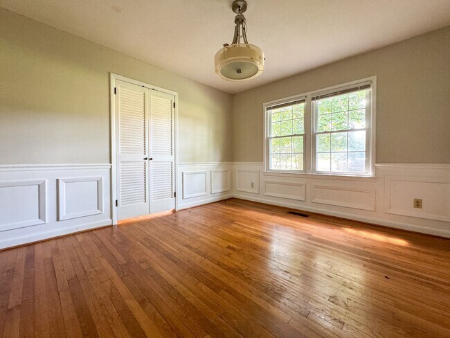 Foto del edificio - 6402 Fenwick Pl