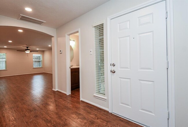 Building Photo - 1115 Eden Park Ln