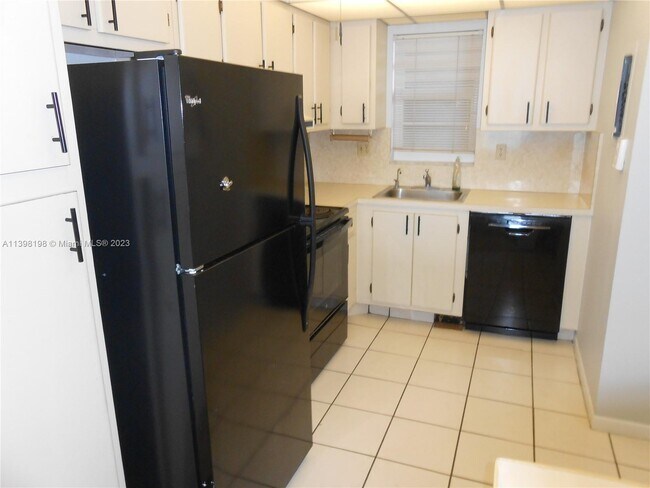 Foto del edificio - 3150 W Rolling Hills Cir