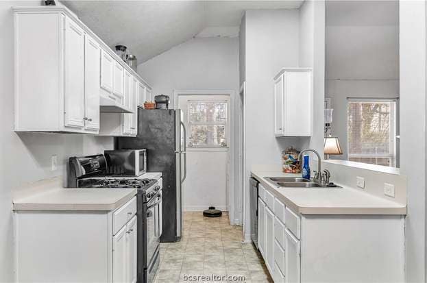Building Photo - 333 Silkwood Dr