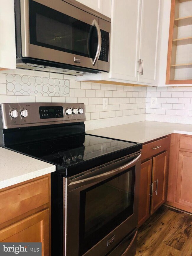 Building Photo - 13913 Hollow Wind Way