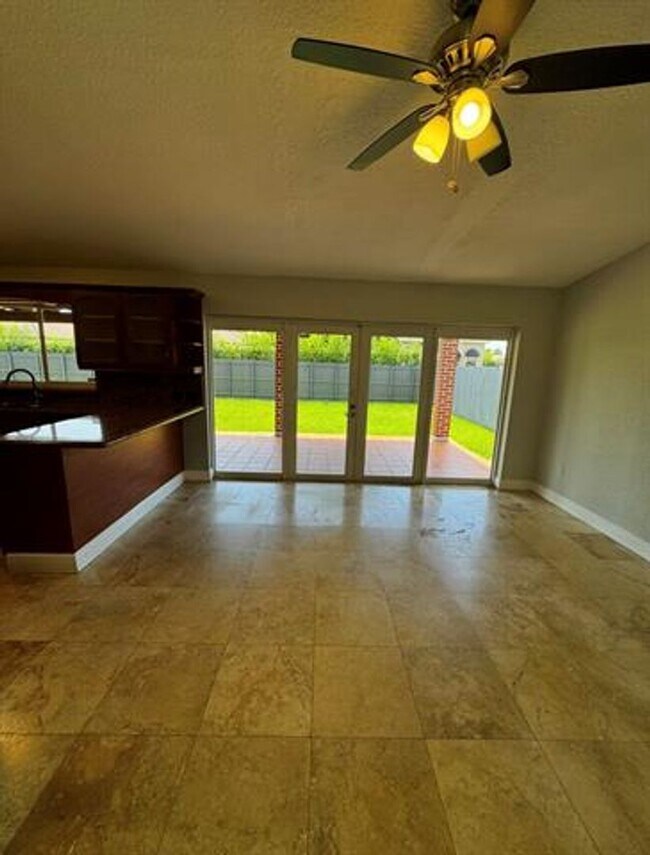 Foto del edificio - 3681 SW 132nd Pl
