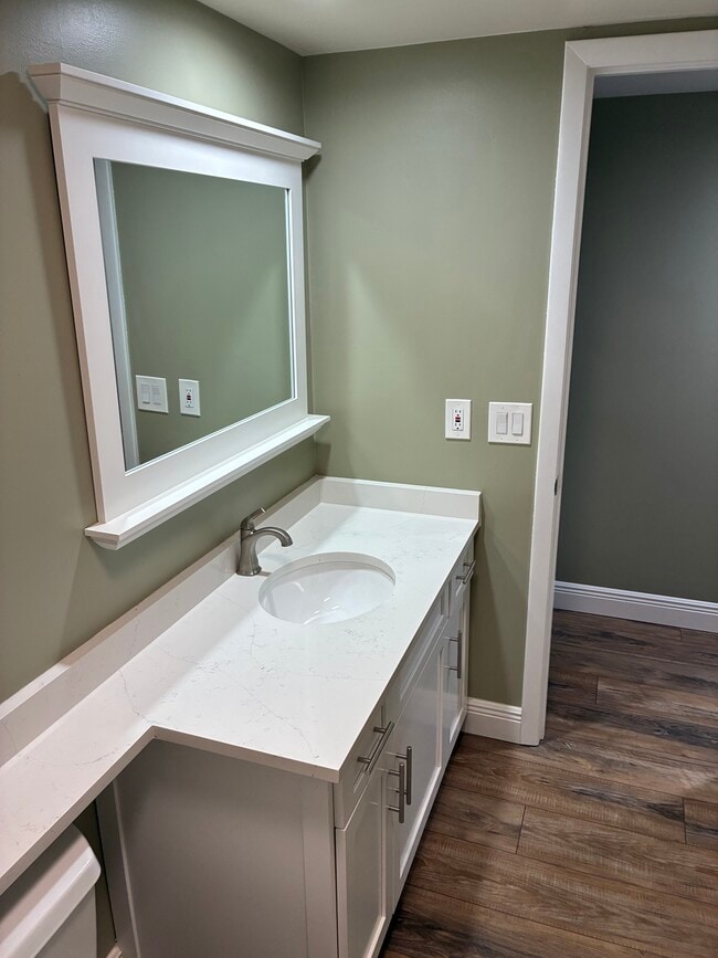 Building Photo - 31 Plantation Dr