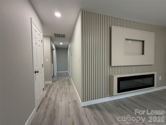 Foto del edificio - 3134 Rainbow Ridge Dr