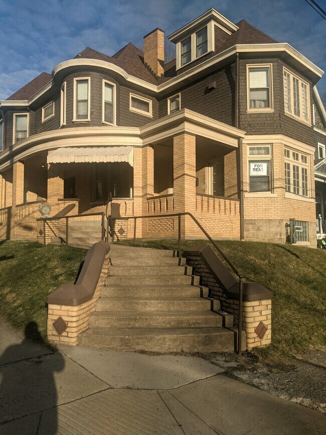 Foto del edificio - 134 N Fremont Ave