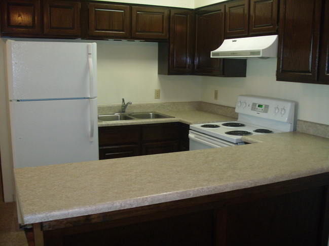 One Bedroom One Bath Kitchen - Harbour Ridge Apartments