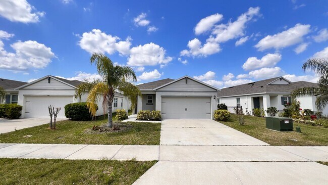 Building Photo - Gorgeous 3 Bedroom, 2 Bathroom Smart Home ...