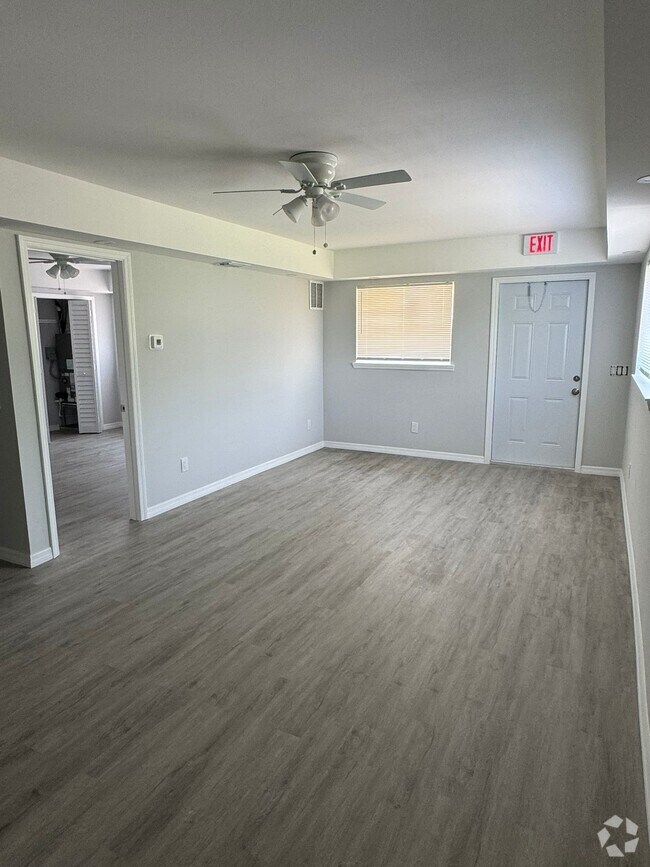 Building Photo - 222 Fairweather Ln