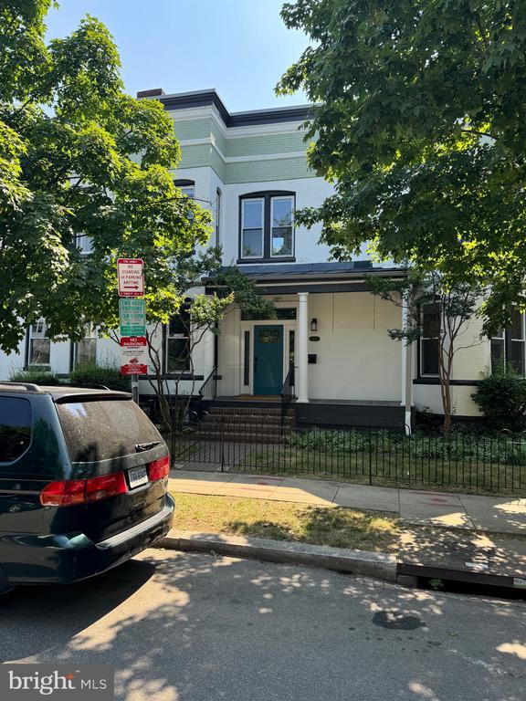 Primary Photo - 1625 First St NE