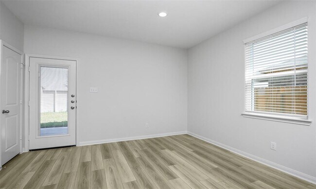 Building Photo - 430 Amberwood Pk Dr