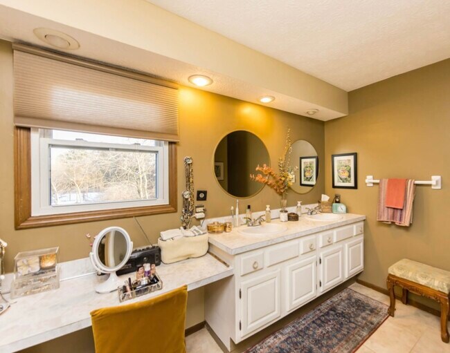 Building Photo - 5614 Ramblewood Ct
